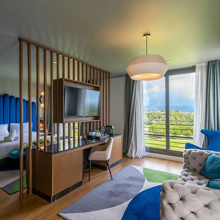 Dolce By Wyndham Barcelona Resort Sant Esteve Sesrovires Zewnętrze zdjęcie