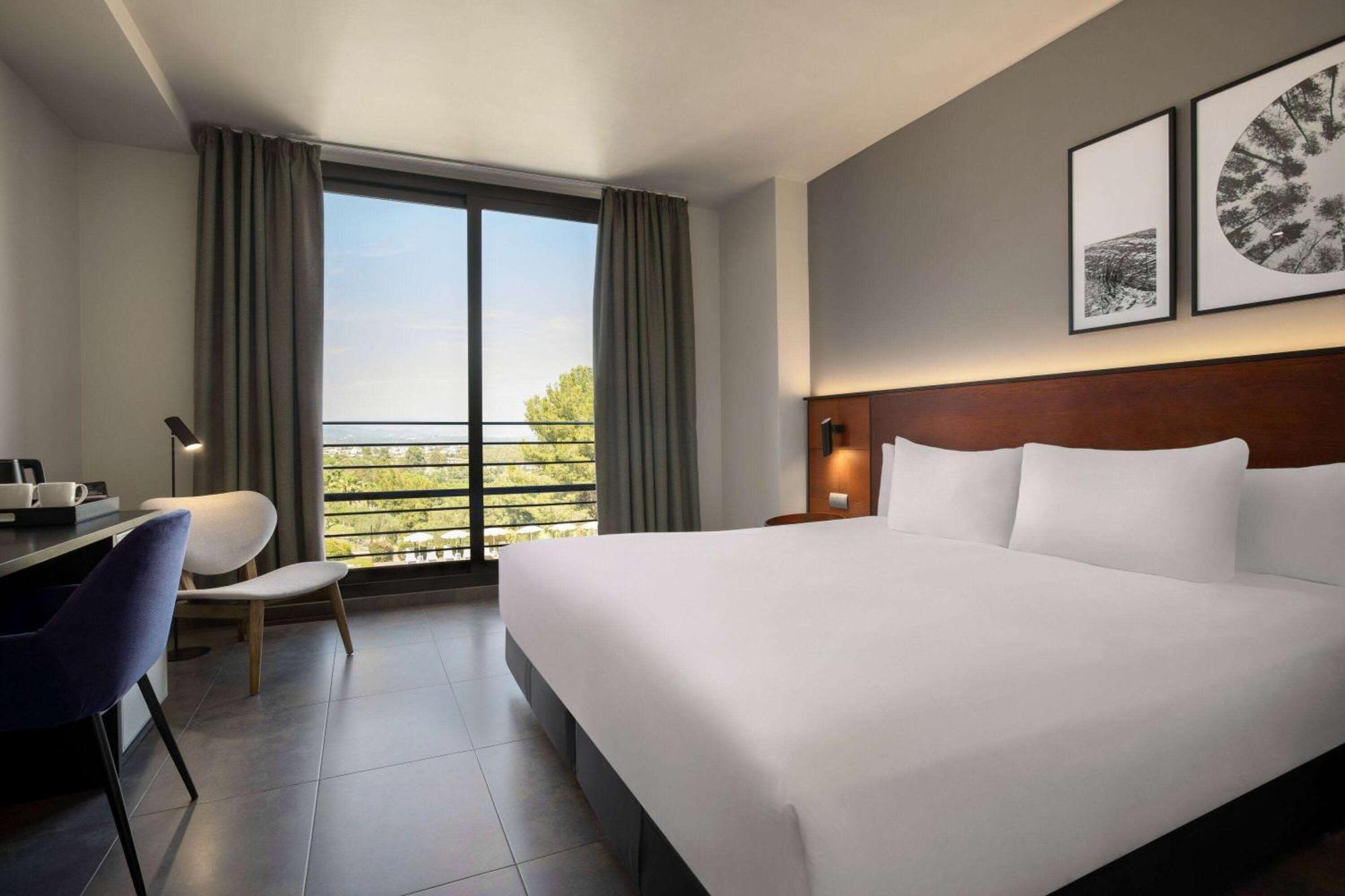 Dolce By Wyndham Barcelona Resort Sant Esteve Sesrovires Zewnętrze zdjęcie